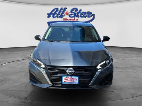 Used 2025 Nissan Altima 2.5 SV FWD image 8