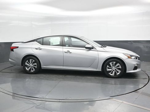 Used 2021 Nissan Altima 2.5 S FWD image 3