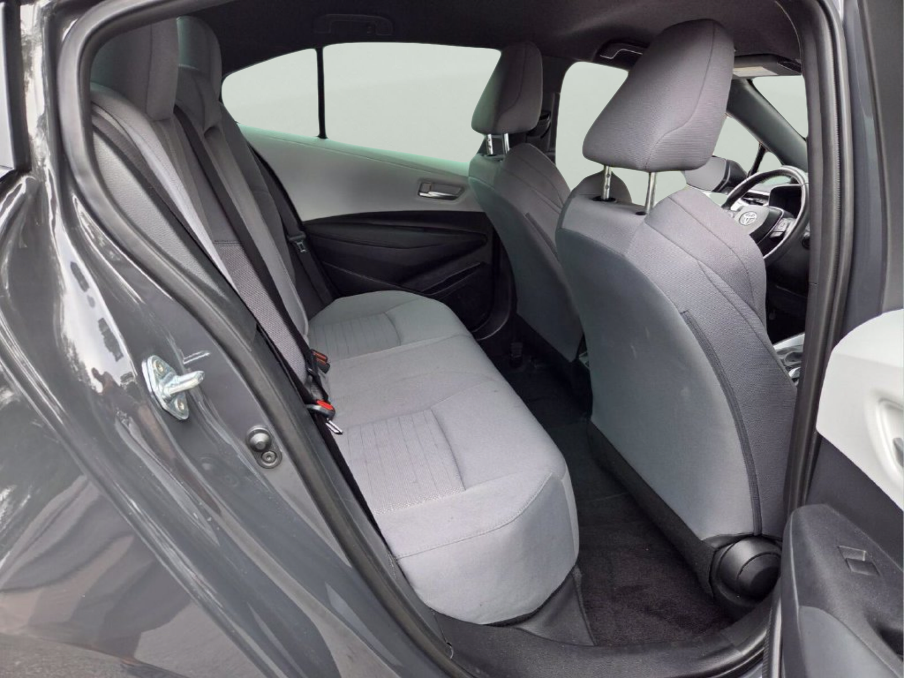 Used 2025 Toyota Corolla SE FWD image 15