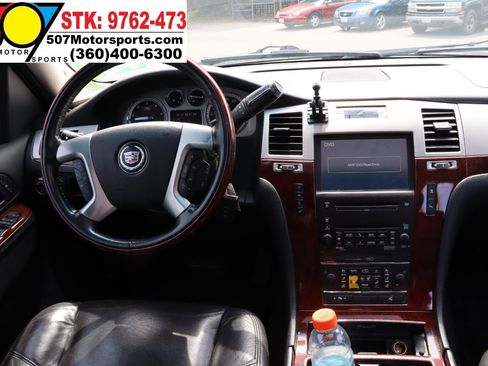 Used 2010 Cadillac Escalade Premium AWD/4WD image 15
