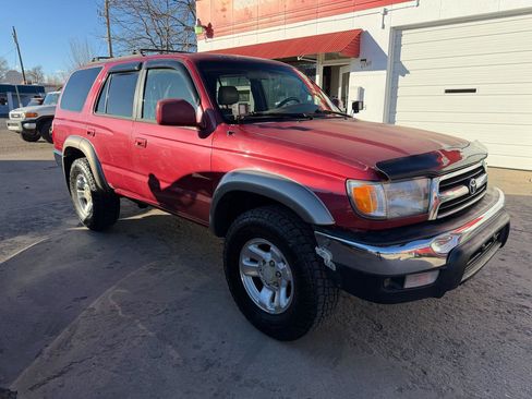 Used 2000 Toyota 4Runner SR5 image 5