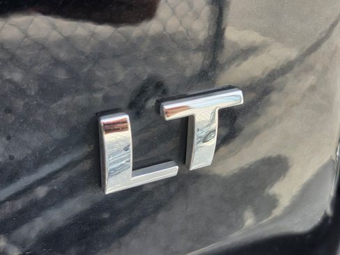Used 2023 Chevrolet Traverse LT w/ LT Premium Package AWD/4WD image 14