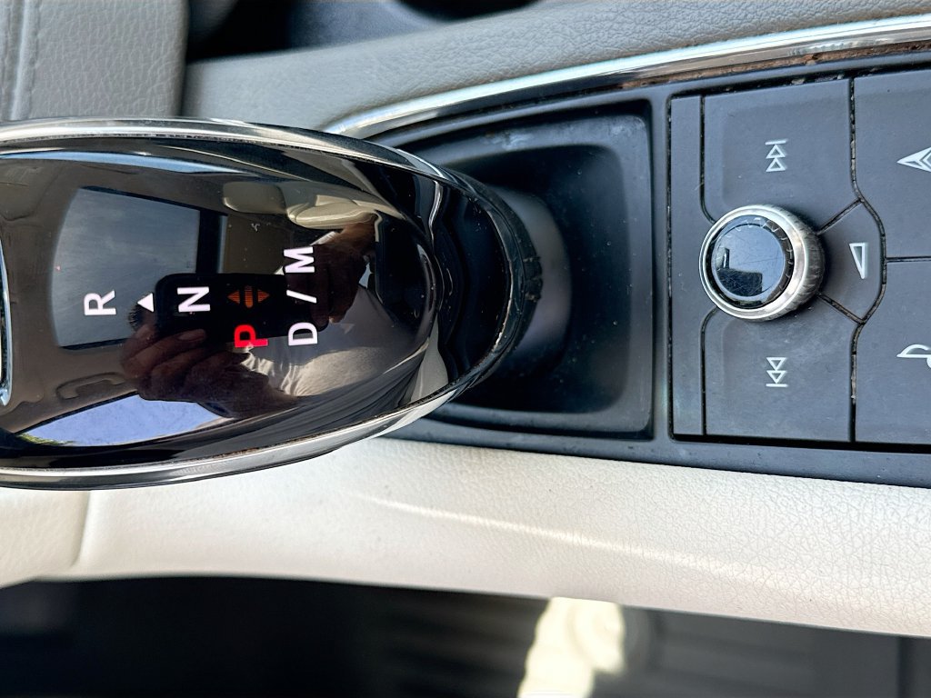 Used 2024 Cadillac XT6 Premium Luxury w/ LPO, Floor Liner Package AWD/4WD image 18