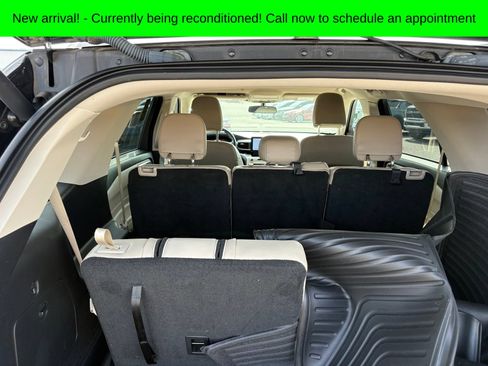 Used 2021 Ford Explorer XLT w/ Equipment Group 202A AWD/4WD image 12