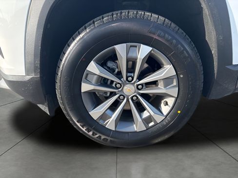 Used 2025 Chevrolet Equinox LT image 37