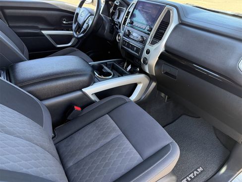 Used 2020 Nissan Titan SV w/ SV Convenience Package image 13