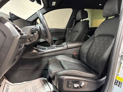 Used 2023 BMW X7 xDrive40i w/ Executive Package image 24