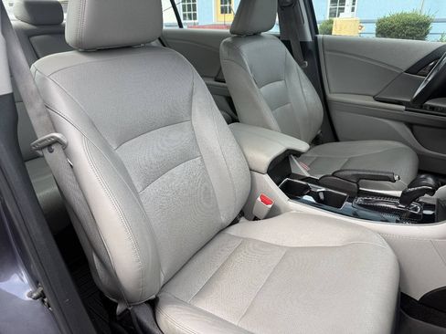 Used 2016 Honda Accord Touring image 25