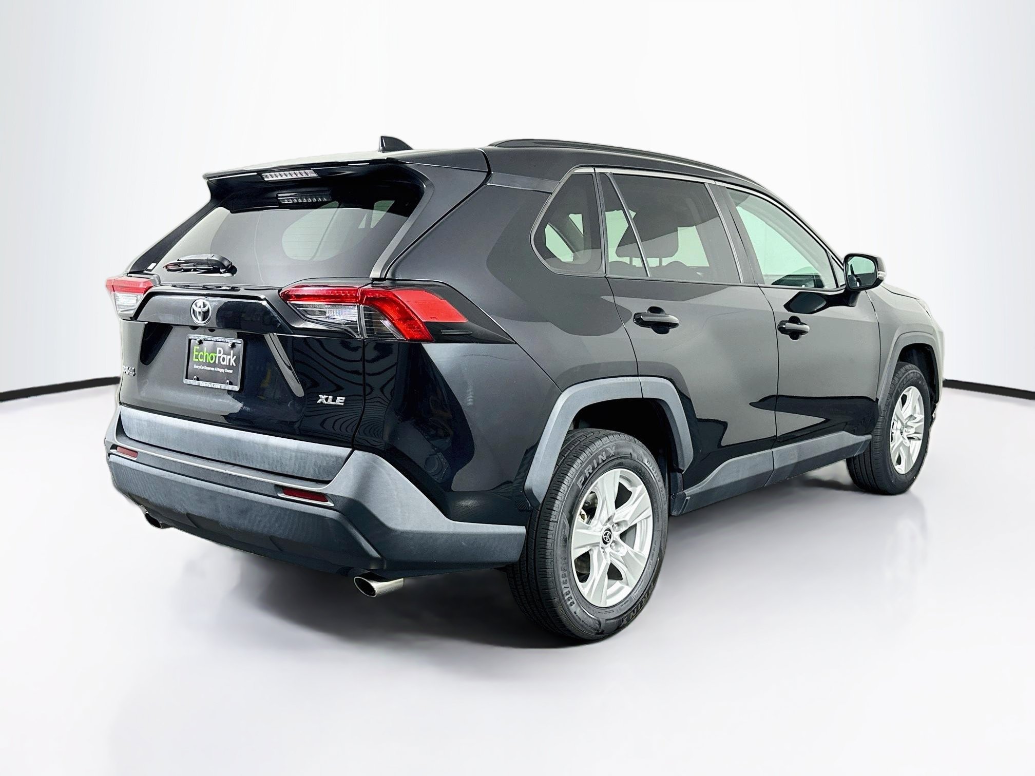 Used 2021 Toyota RAV4 XLE FWD image 9