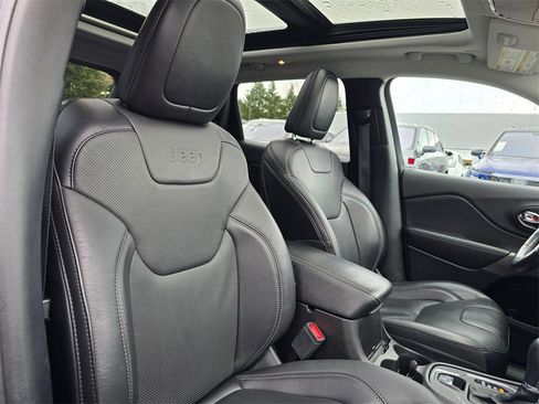 Used 2021 Jeep Cherokee Latitude Lux w/ Sun & Sound Group image 11