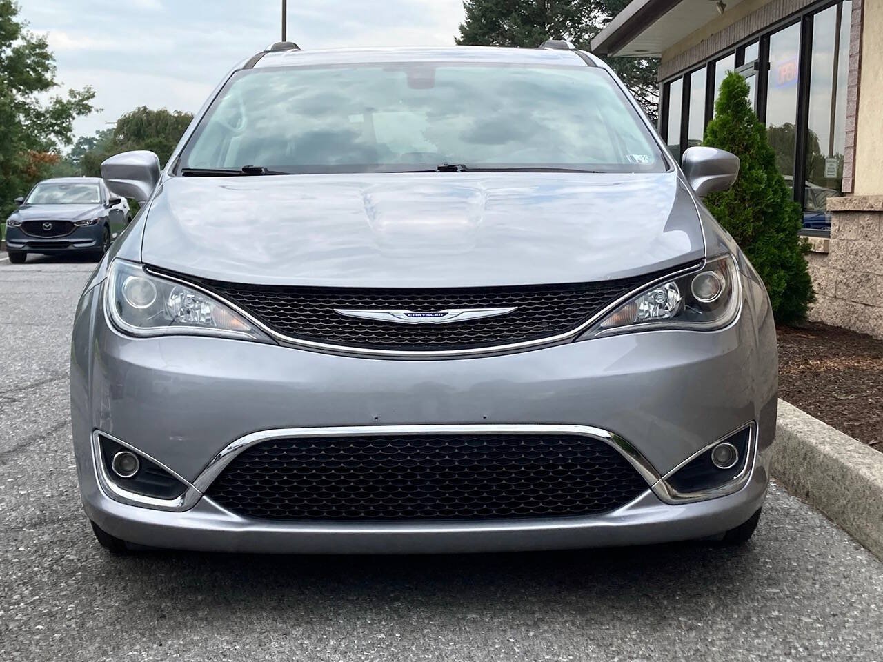 Used 2020 Chrysler Pacifica Touring-L FWD image 40