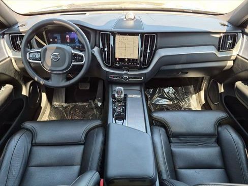 Used 2024 Volvo XC60 T8 Ultimate AWD/4WD image 23