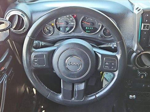 Used 2017 Jeep Wrangler Unlimited Sahara AWD/4WD image 6