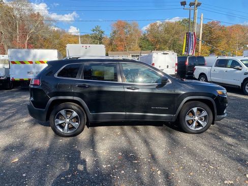 Used 2019 Jeep Cherokee Limited image 4