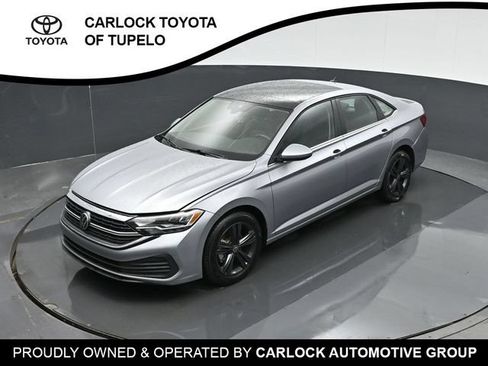 Used 2024 Volkswagen Jetta SE w/ Panoramic Sunroof Package FWD image 37