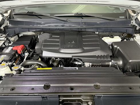 Used 2023 Nissan Titan PRO-4X w/ Pro-4x Convenience Package image 9
