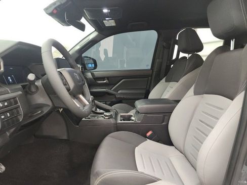 Used 2025 Toyota Tacoma TRD Sport image 14