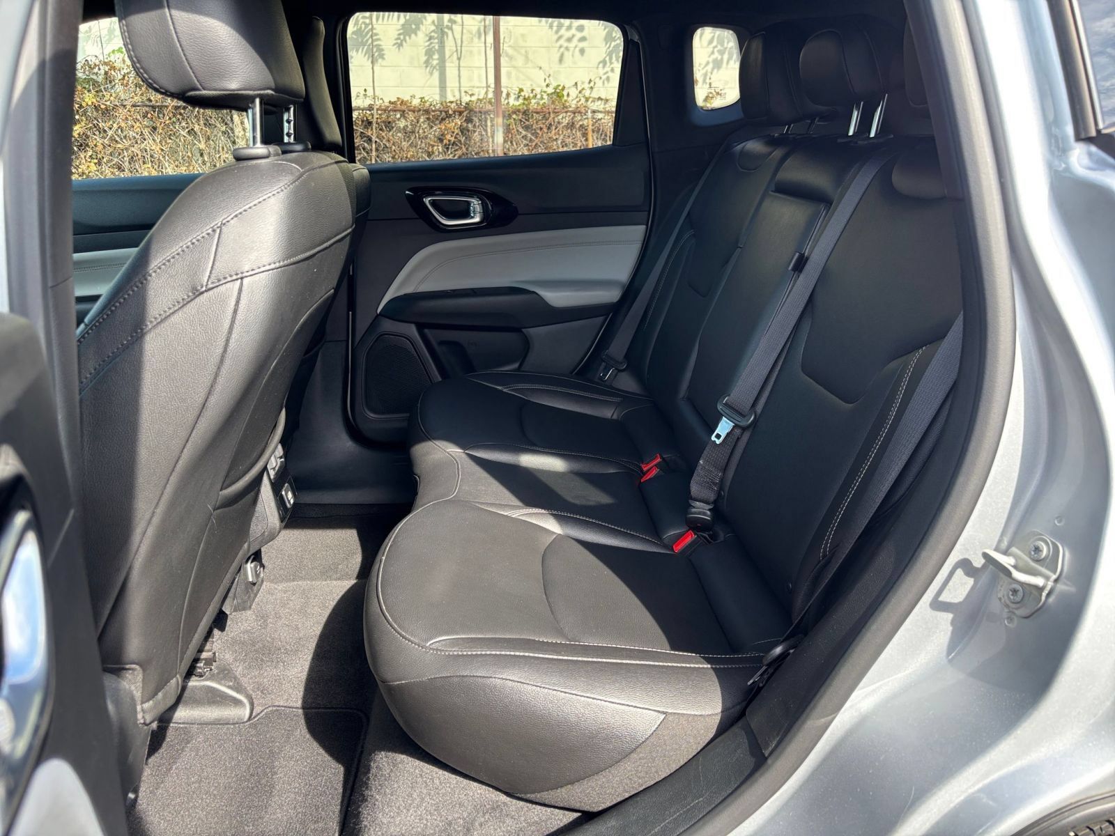 Used 2025 Jeep Compass Limited AWD/4WD image 26