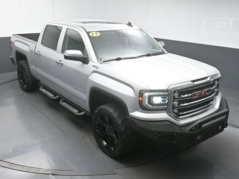 Used 2017 GMC Sierra 1500 SLT w/ Enhanced Driver Alert Package image 40