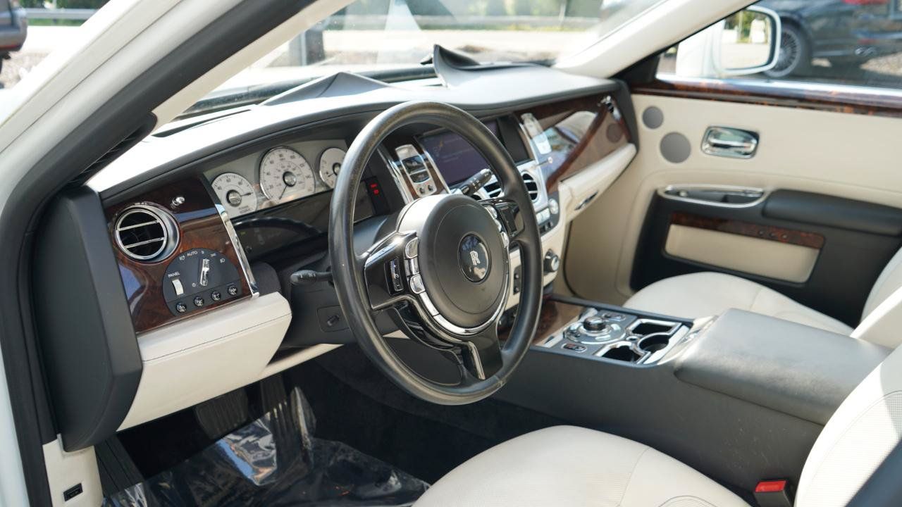 Used 2011 Rolls-Royce Ghost RWD image 78