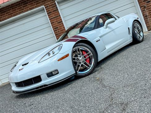 Used 2007 Chevrolet Corvette Z06 w/ Preferred Equipment Group RWD image 3