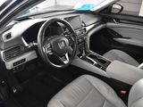 Used 2018 Honda Accord Touring image 2