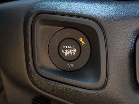 New 2025 Jeep Gladiator Sport image 33