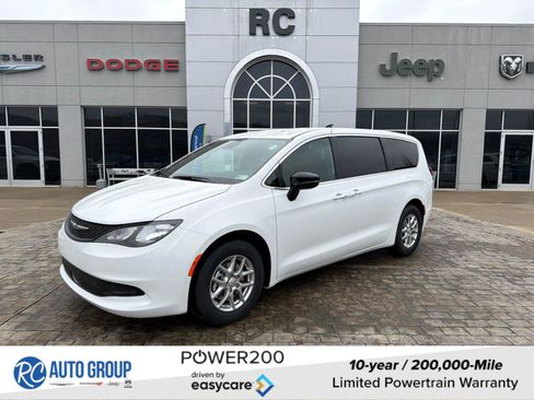 New 2026 Chrysler Voyager LX FWD image 1
