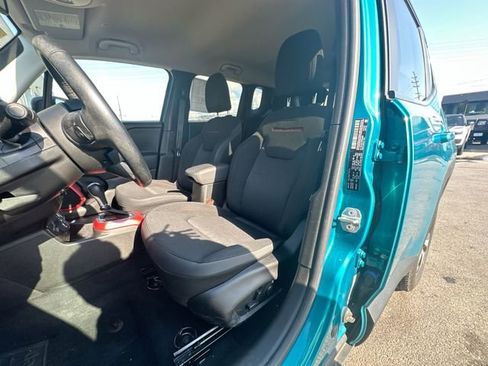 Used 2022 Jeep Renegade Trailhawk AWD/4WD image 13