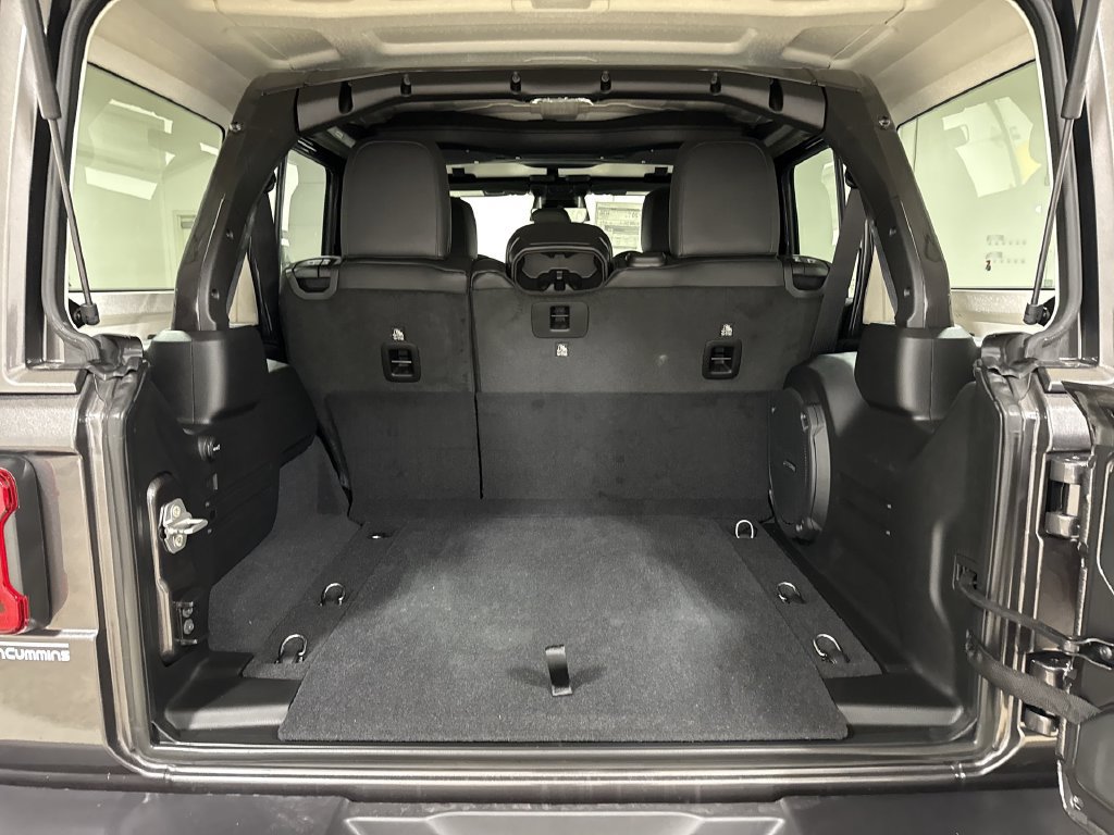 New 2026 Jeep Wrangler Unlimited Sahara AWD/4WD image 22