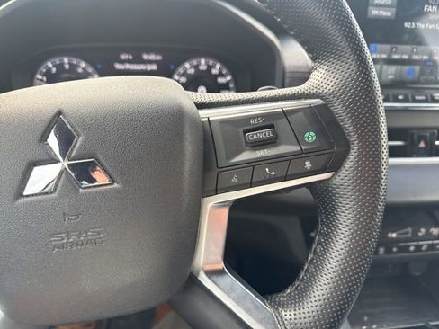 Used 2023 Mitsubishi Outlander SE image 21