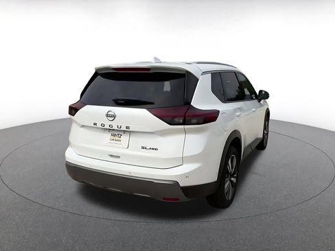 Used 2026 Nissan Rogue SL AWD/4WD image 14