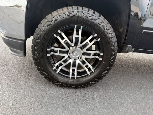 Used 2017 Chevrolet Silverado 1500 LT w/ Texas Edition image 27