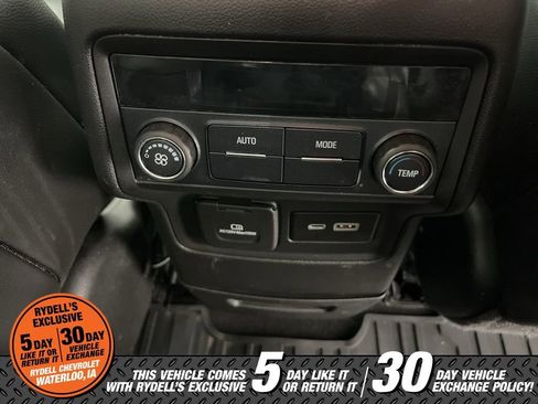 Certified 2020 GMC Acadia SLT image 16