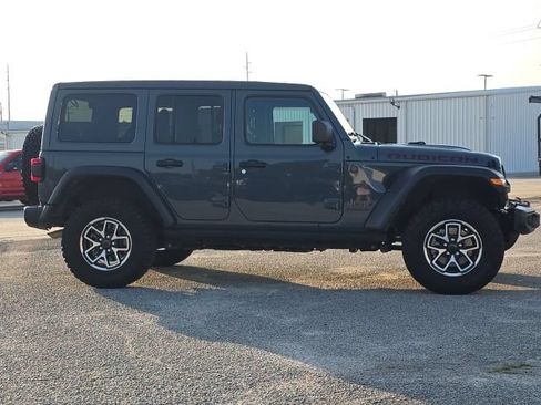 Used 2025 Jeep Wrangler Unlimited Rubicon AWD/4WD image 6