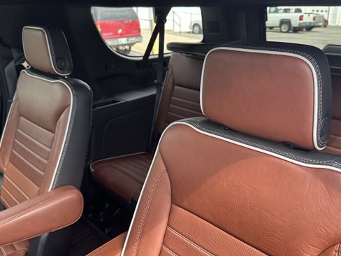 Used 2023 GMC Yukon XL Denali Ultimate AWD/4WD image 32