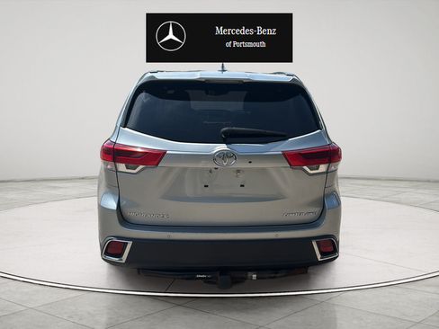 Used 2019 Toyota Highlander Limited Platinum AWD/4WD image 4