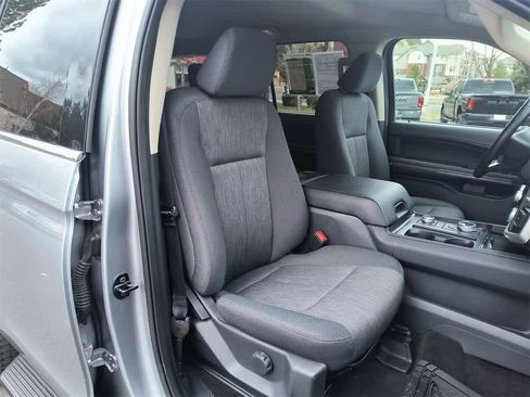 Used 2024 Ford Expedition XLT image 25