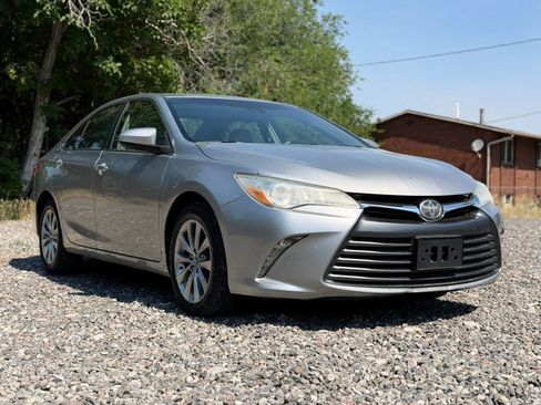 Used 2017 Toyota Camry XLE w/ Moonroof Package FWD image 1