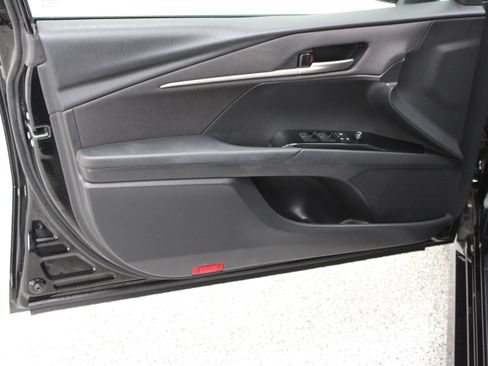 Used 2025 Toyota Camry LE FWD image 12