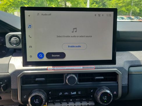 Used 2025 Toyota Tacoma Trailhunter AWD/4WD image 28