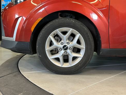 Used 2024 Kia Soul LX w/ Option Group 015 FWD image 25