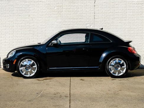 Used 2013 Volkswagen Beetle 2.0T image 8