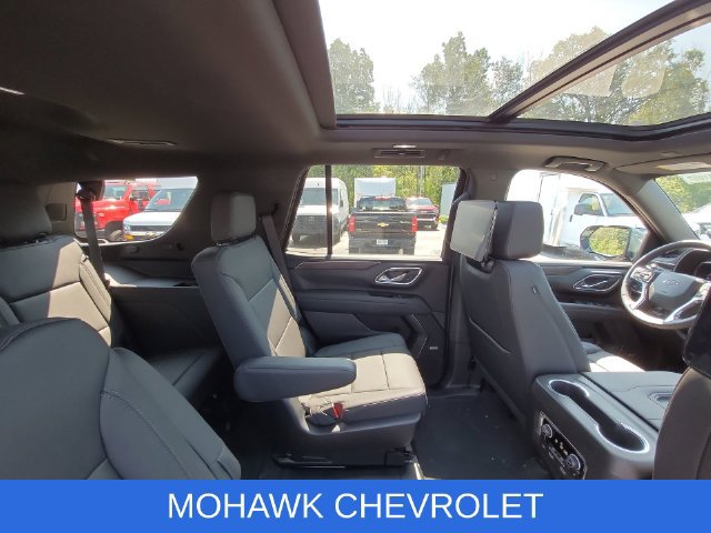 Used 2023 Chevrolet Tahoe Z71 w/ Z71 Off-Road Package AWD/4WD image 16