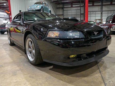 Used 2001 Ford Mustang GT RWD image 12