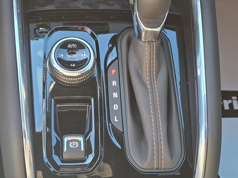 New 2026 GMC Canyon AT4 w/ LPO, Off Road Lift Package image 16