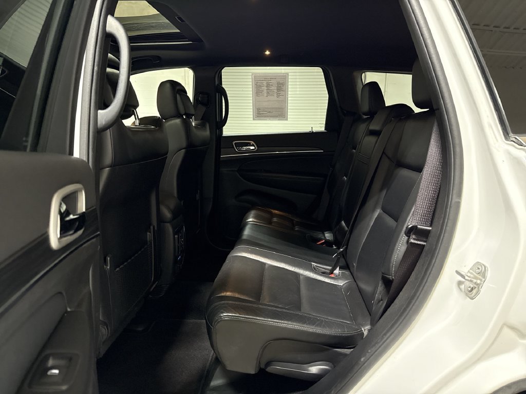 Used 2021 Jeep Grand Cherokee Limited AWD/4WD image 24