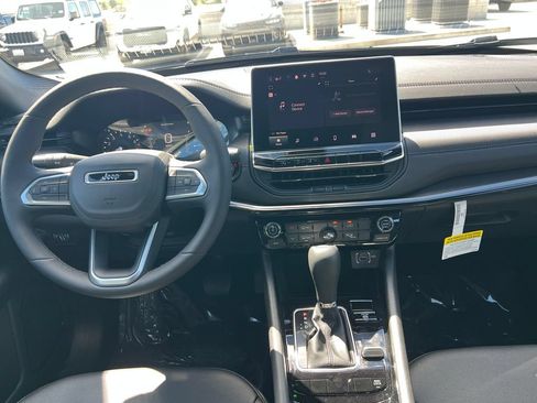 New 2026 Jeep Compass Latitude AWD/4WD image 18