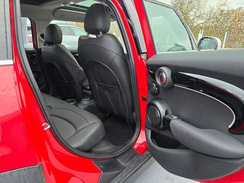 Used 2022 MINI Cooper S w/ Premium Package image 15