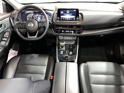 Used 2023 Nissan Rogue SV w/ SV Premium B Package image 14